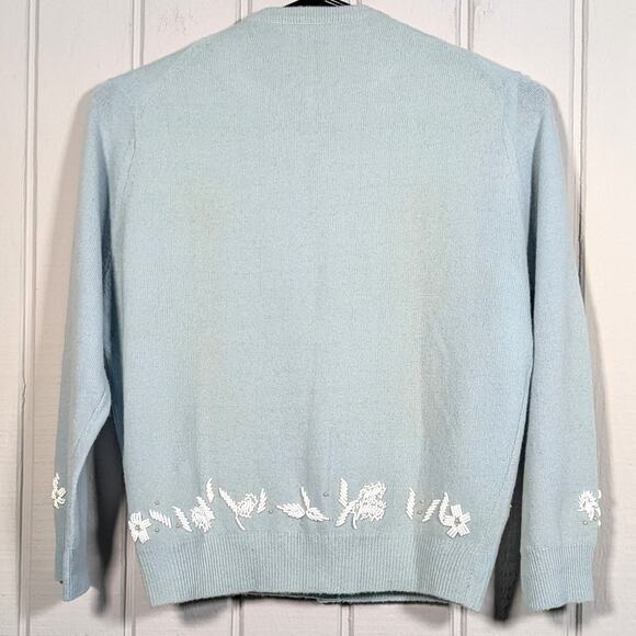 Vintage 1950s Blue and White Beaded Floral Button Up Cardigan Sweater XS/S *READ - Picture 8 of 10